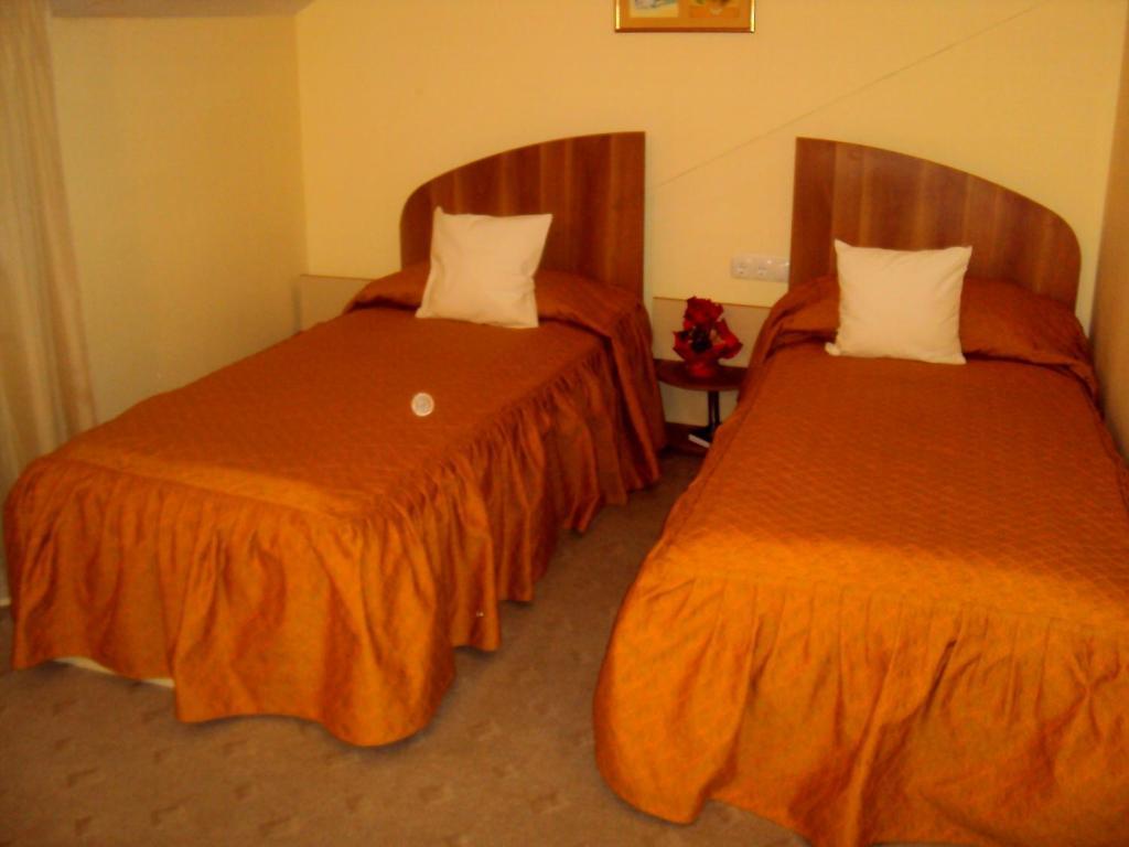 Hotel Ambassador Baia Mare Quarto foto
