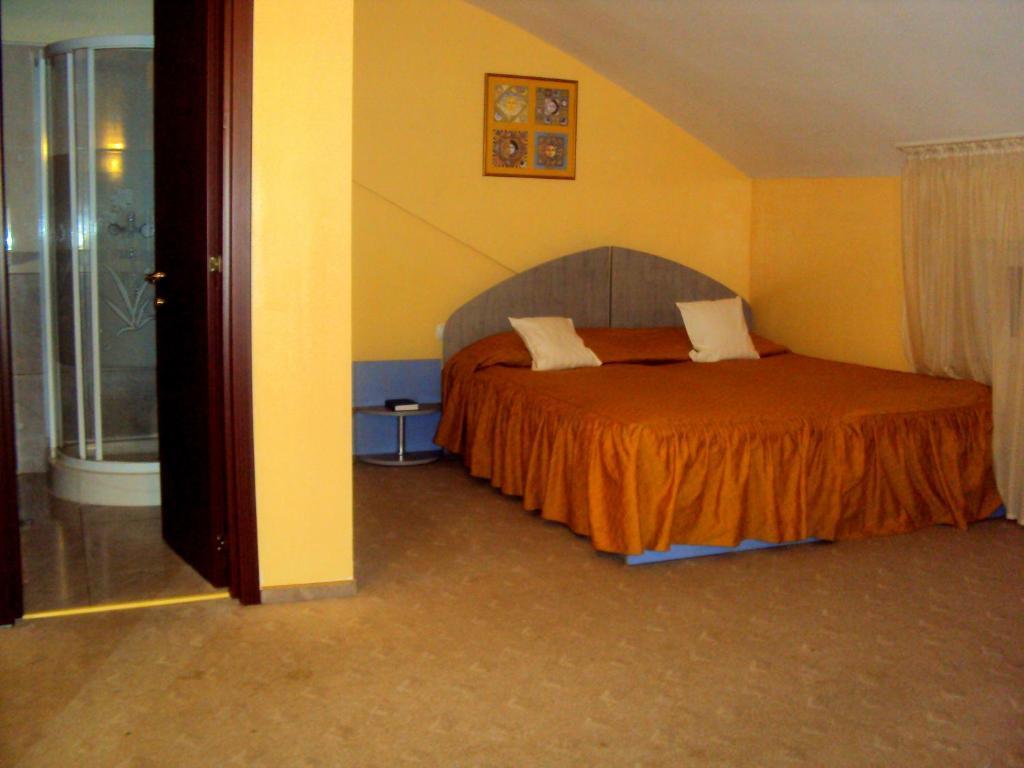 Hotel Ambassador Baia Mare Quarto foto